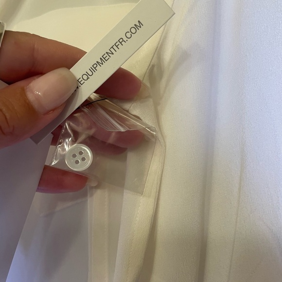 Equipment Femme White Silk Blouse Brand NEW! - Picture 7 of 11